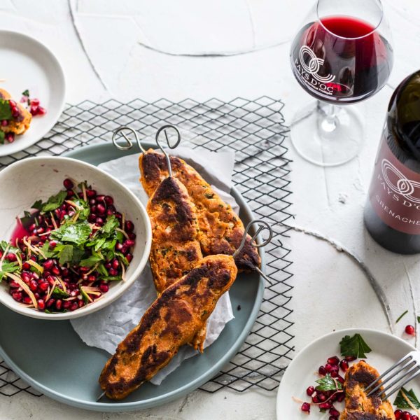 Rote-Linsen-Köfte mit Granatapfel-Petersilien-Salat & Pays d’Oc IGP Grenache Noir