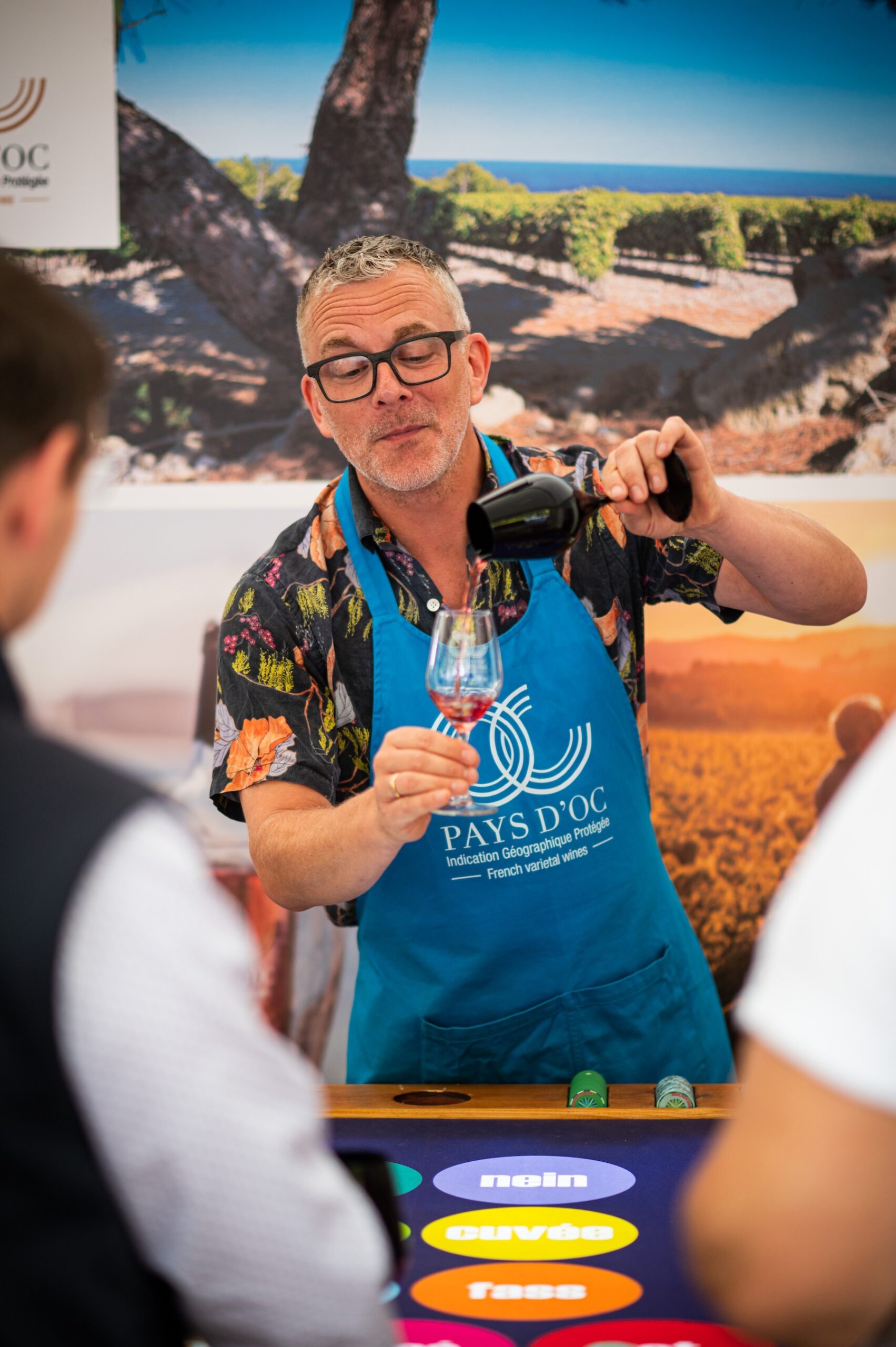 Christoph Friedrich als Gamemaster beim Wein-Casino.