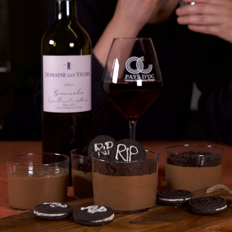 Leckere Mousse au Chocolat mit einem Pas d'Oc IGP Grenache.